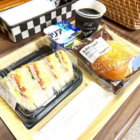 Business Inn Sennichimae Hotel Osaka Bagian luar foto