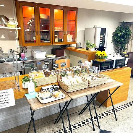 Business Inn Sennichimae Hotel Osaka Bagian luar foto