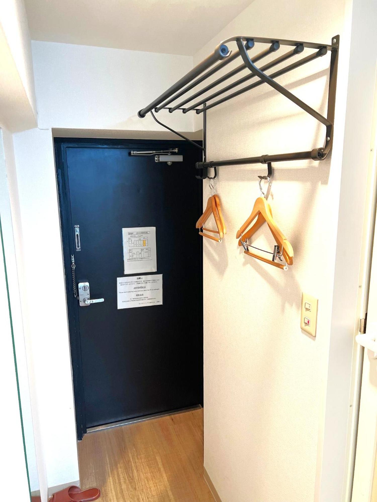 Business Inn Sennichimae Hotel Osaka Bagian luar foto