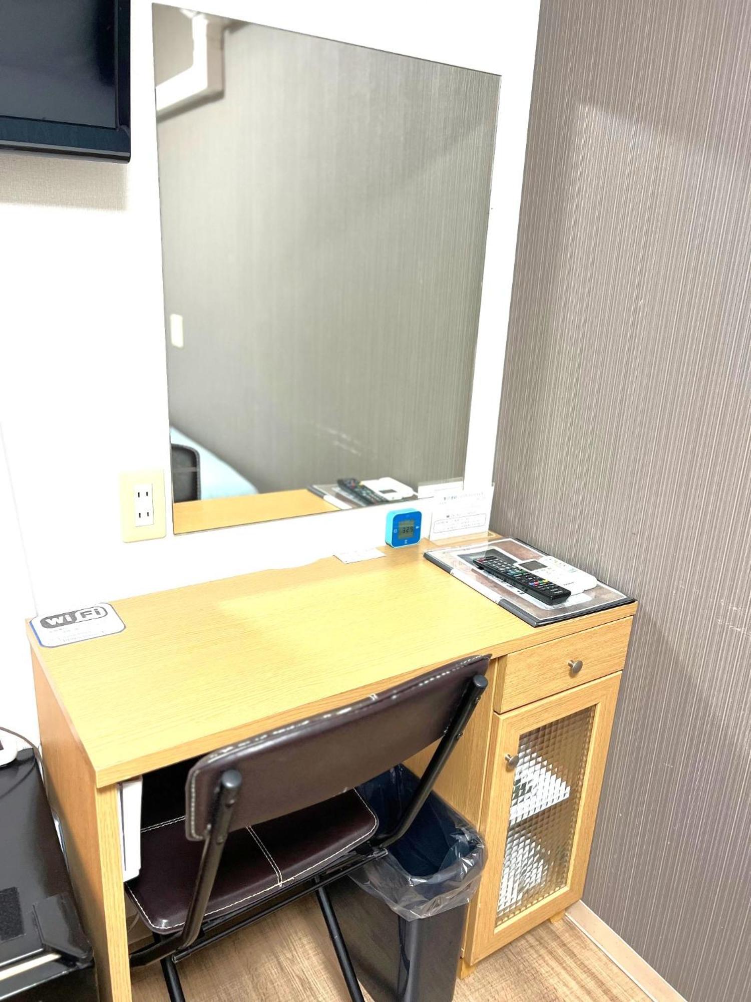 Business Inn Sennichimae Hotel Osaka Bagian luar foto