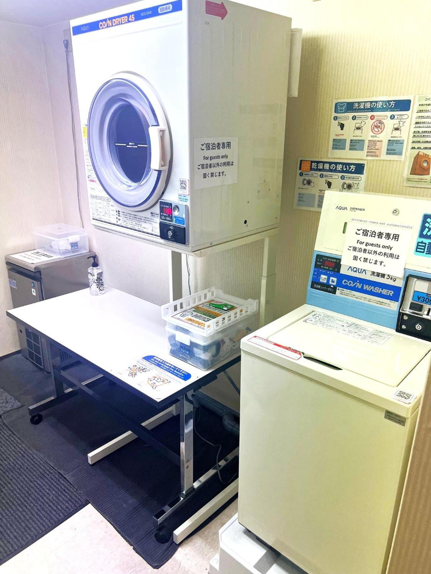 Business Inn Sennichimae Hotel Osaka Bagian luar foto