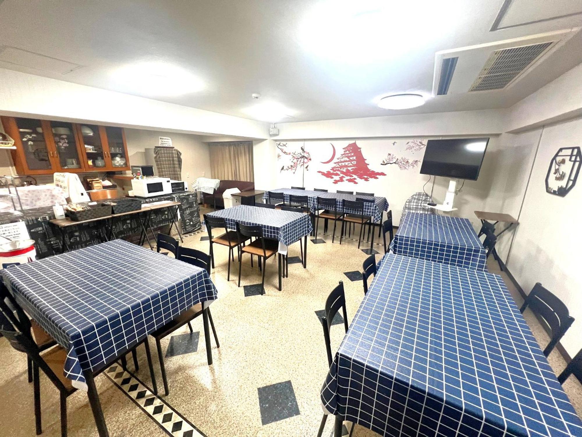 Business Inn Sennichimae Hotel Osaka Bagian luar foto